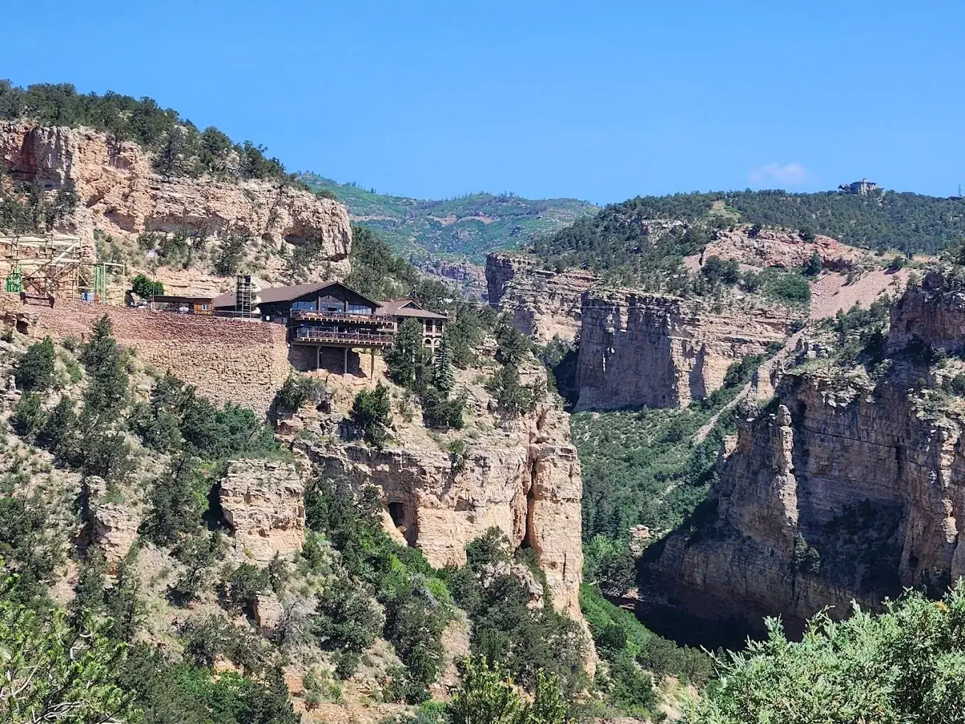 Cave of the Winds Mountain Park