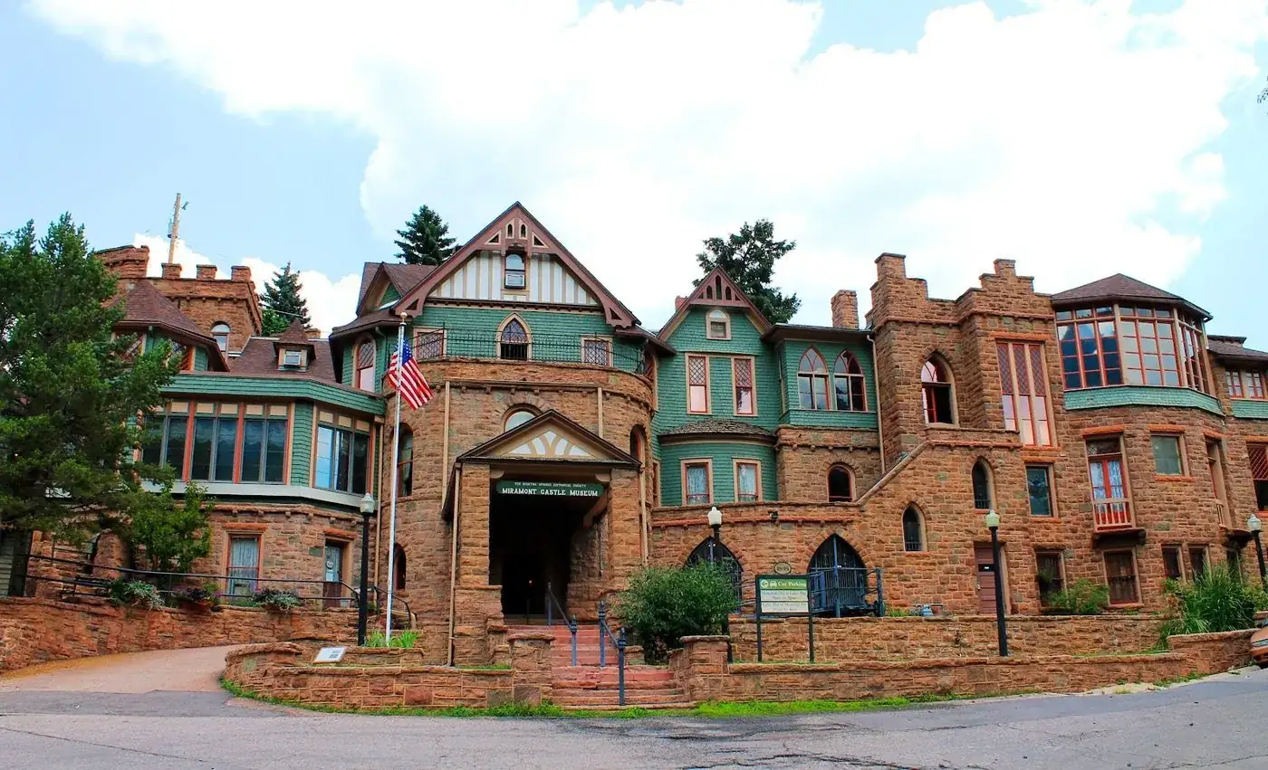 Miramont Castle Museum
