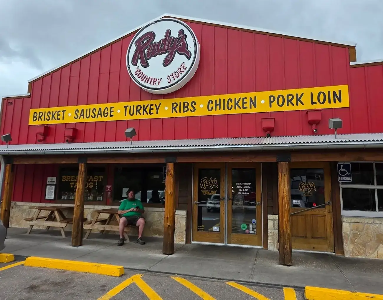 Rudy's "Country Store" and Bar-B-Q